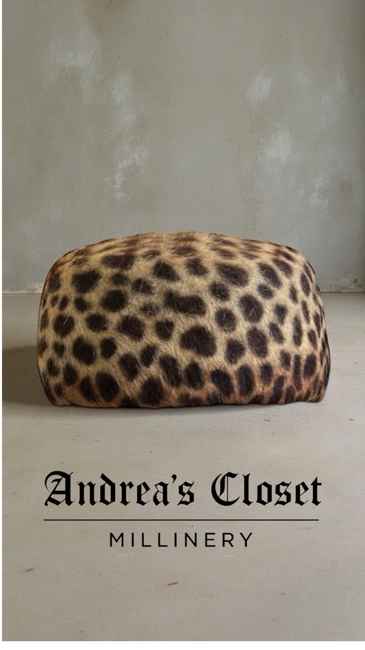 *Sazch – Leopard Fur Felt Pillbox Hat*
A classic design with attitude.
I