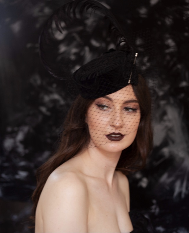 Pillbox whit veil hat