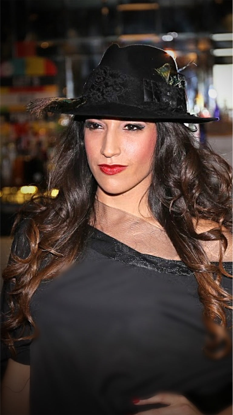 Fedora trilby hat whit lace